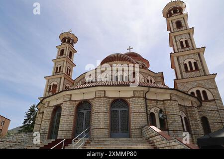 Blick auf die Auferstehungskathedrale in der albanischen Stadt Korca Stockfoto