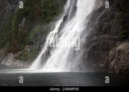 Hengjanefossen Wasserfall in Lysefjord, Norwegen Stockfoto