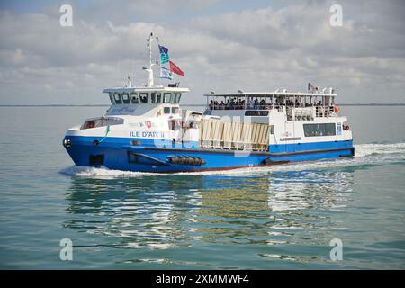 AIX ISLAND, CHARENTE MARITIME, FRANKREICH - 17. JULI 2024: Fähre Ile d'aix II. Dieses Boot bietet eine maritime Verbindung zwischen Fouras und Aix Island auf Ju Stockfoto