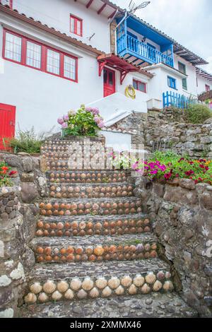 Tazones, eines der schönsten Dörfer der asturischen Küste, Spanien. Muschelhaus Stockfoto