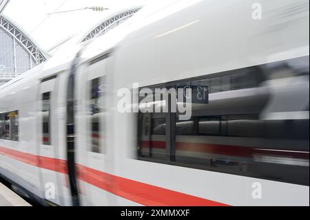 DEUTSCHLAND, Frankfurt, Hauptbahnhof, ICE Intercity Schnellzug / DEUTSCHLAND, Frankfurt, Hauptbahnhof, ICE Intercity Stockfoto