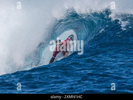 Tahiti, Französisch-Polynesien. Juli 2024. Jordy Smith aus Südafrika tritt am 28. Juli 2024 bei den Olympischen Spielen 2024 in Teahupo'o, Tahiti, Französisch-Polynesien an. Quelle: Ma Ping/Xinhua/Alamy Live News Stockfoto