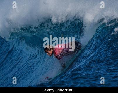 Tahiti, Französisch-Polynesien. Juli 2024. Alan Cleland Quinonez aus Mexiko tritt am 28. Juli 2024 bei den Olympischen Spielen 2024 in Teahupo'o, Tahiti, Französisch-Polynesien an. Quelle: Ma Ping/Xinhua/Alamy Live News Stockfoto