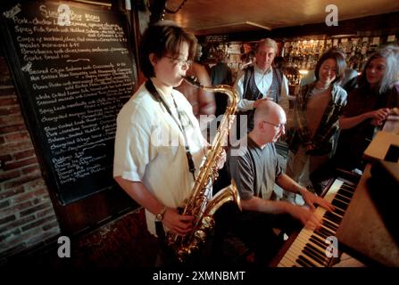 Griffin Pub Award 23. März 1999 Bild von Roger Bamber Stockfoto