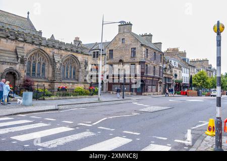 St Andrews, Schottland, Großbritannien - 13. Juli 2024: Ikonische Architektur von St Andrews und South Street mit seinen malerischen Steinhäusern Stockfoto