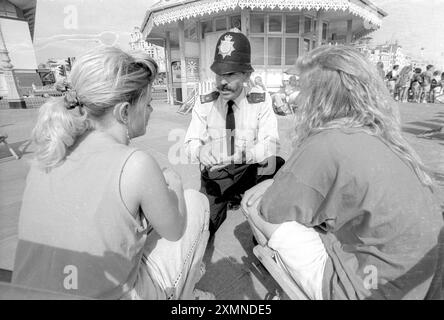 Gehörlose Sprache PC 12. August 1990 Bild von Roger Bamber Stockfoto