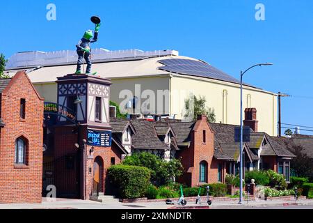 Hollywood, Kalifornien: Die Jim Henson Company amerikanische Unterhaltungsfirma, die für die Entstehung der Charaktere Kermit the Frog und The Muppets bekannt ist Stockfoto