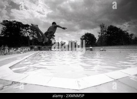 Ältestes Schwimmbad - Pells Pool , Lewes 7. August 1990 Foto von Roger Bamber Stockfoto