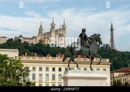 Loius XIV und Basilique Notre-Dame, Lyon, Rhone, Frankreich Stockfoto