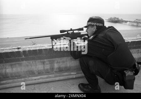 Polizeischütze, Brighton Armed Police Bild von Roger Bamber undatiert Stockfoto