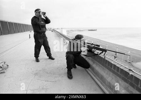 Polizeischütze, Brighton Armed Police Bild von Roger Bamber undatiert Stockfoto