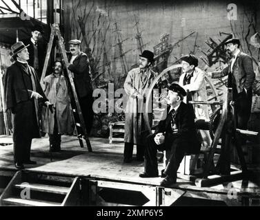 Le Silence EST d'Or man über die Stadt Jahr : 1947 Frankreich Regie : René Clair Maurice Chevalier, Jean Daurand, Raymond Cordy, Max Dalban, Gaston Modot Stockfoto