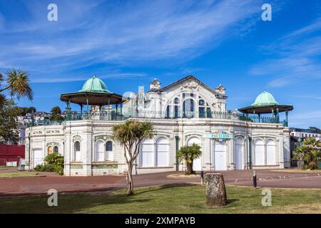 Torquay Pavilion Theatre in Princess Gardens, Torquay, Devon. Der Pavillon ist ein denkmalgeschütztes Gebäude und seit 2013 geschlossen. Stockfoto