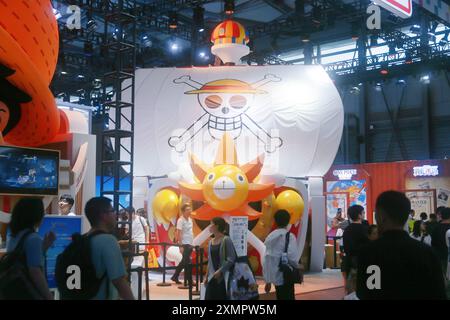 Shanghai, China. Juli 2024. Ein riesiges Piratenschiff wird am 26. Juli 2024 auf der ChinaJoy 2024 in Shanghai, China, ausgestellt. (Foto: Costfoto/NurPhoto) Credit: NurPhoto SRL/Alamy Live News Stockfoto