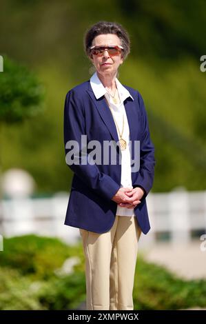 Die Prinzessin Royal während des Springfinales des Eventing Teams beim Château de Versailles am dritten Tag der Olympischen Spiele 2024 in Frankreich. Bilddatum: Montag, 29. Juli 2024. Stockfoto