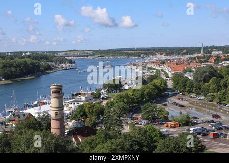 Schleswig-Holstein, Impressionen aus Travemünde, der Hafen , der älteste Leuchtturm Deutschlands. *** Schleswig Holstein, Impressionen aus Travemünde, dem Hafen, dem ältesten Leuchtturm Deutschlands Stockfoto