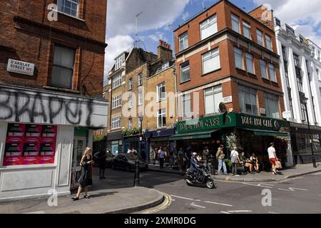 Ecke D'Arblay Street und Berwick Street im Herzen des Londoner Stadtteils Soho, benannt nach Frances Burney (Madame d'Arblay), England, Großbritannien Stockfoto