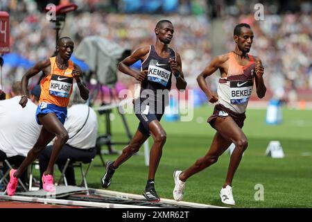 Telahun Haile BEKELE (Äthiopien), Cornelius KEMBOI (Kenia), Emmanuel Korir KIPLAGAT (Kenia), im 3000-m-Finale der Männer beim 2024, IAAF Diamond League, London Stadium, Queen Elizabeth Olympic Park, Stratford, London, Großbritannien. Stockfoto