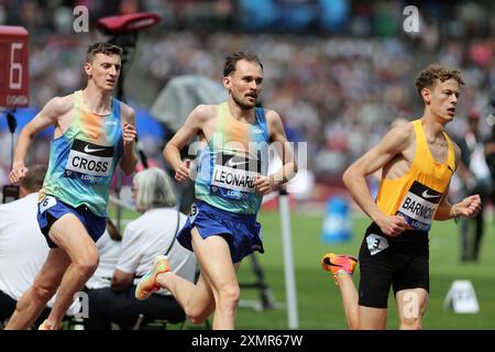 Ellis CROSS (Großbritannien), Rory LEONARD (Großbritannien), will BARNICOAT (Großbritannien), im 3000-m-Finale der Männer bei der 2024, IAAF Diamond League, London Stadium, Queen Elizabeth Olympic Park, Stratford, London, Großbritannien. Stockfoto
