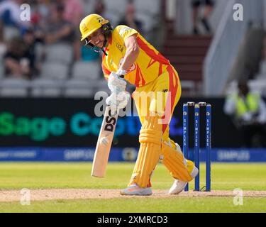 29. Juli 2024; Old Trafford Cricket Ground, Manchester, England; The Hundred Womens Cricket, Manchester Originals versus Trent Rockets; Nat Sciver-Brunt of Trent Rockets in Batting Action Credit: Action Plus Sports Images/Alamy Live News Stockfoto