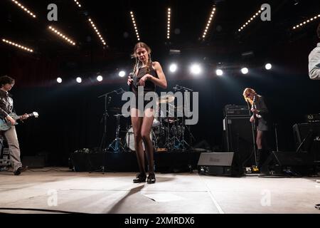 Bar Italia spielt beim Roskilde Festival 2024 Stockfoto