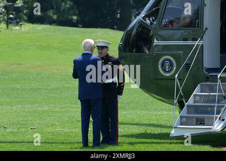 Washington, USA. Juli 2024. US-Präsident Joe Biden reist heute am 29. Juli 2024 vom Weißen Haus nach Austin, Texas, im South Lawn/Weißen Haus in Washington DC, USA ab. (Foto: Lenin Nolly/SIPA USA) Credit: SIPA USA/Alamy Live News Stockfoto