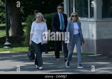 Washington, USA. Juli 2024. US First Lady Jill Biden kommt heute am 29. Juli 2024 im Weißen Haus in Washington DC an. (Foto: Lenin Nolly/SIPA USA) Credit: SIPA USA/Alamy Live News Stockfoto