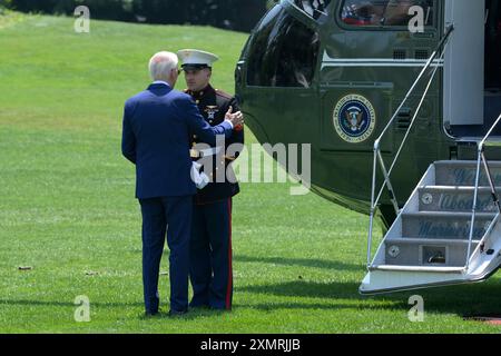 Washington, USA. Juli 2024. US-Präsident Joe Biden reist heute am 29. Juli 2024 vom Weißen Haus nach Austin, Texas, im South Lawn/Weißen Haus in Washington DC, USA ab. (Foto: Lenin Nolly/SIPA USA) Credit: SIPA USA/Alamy Live News Stockfoto