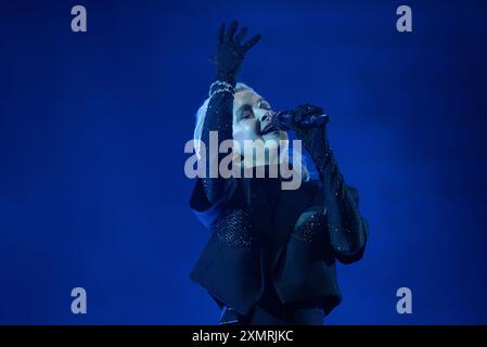 Alison Goldfrapp tritt am 2. Tag beim Latitude Festival 2024 auf. Henham Park, Soutjwold, Suffolk, Großbritannien. Juli 2024. Quelle: Gary Stafford/Alamy Live News Stockfoto