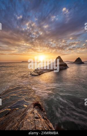 Korfu, 10. Juni 2024: Ionische Inseln in Griechenland Korfu. Panoramablick auf die atemberaubende Aussicht auf Cape Drastis Stockfoto