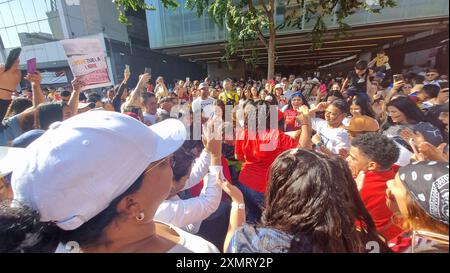 Venezolanische Bürger, die in Brasilien leben, nehmen am 29. Juli 2024 an einem Protest gegen das Wahlergebnis in der Paulista Avenue in São Paulo Teil. (Foto FAGA/SIPA USA) Credit: SIPA USA/Alamy Live News Stockfoto