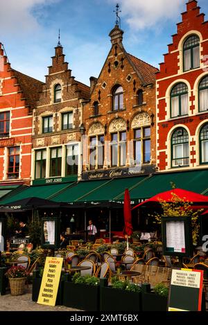 Ziegelstufengiebel am Marktplatz Brügge, Belgien. Stockfoto