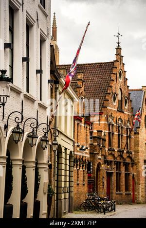 Der Ziegelgiebel in Brügge ist Teil der Brauerei Bourgogne des Flanders. Stockfoto