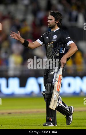 29. Juli 2024; Old Trafford Cricket Ground, Manchester, England; The Hundred Mens Cricket, Manchester Originals gegen Trent Rockets; Max Holden von Manchester Originals Stockfoto