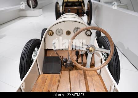 Lenkrad, Innenraum, Cockpit Vintage Porsche Austro Daimler ADS R Sascha 1922, Sport Oldtimer, Automobil Leidenschaft, Geschichte der Automobilindustrie s Stockfoto