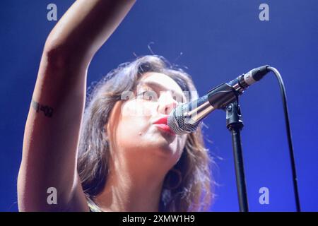 Die Mysterines spielen auf der Leadmill Stage bei Tramlines 2024 Stockfoto