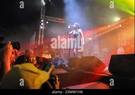 Die Mysterines spielen auf der Leadmill Stage bei Tramlines 2024 Stockfoto