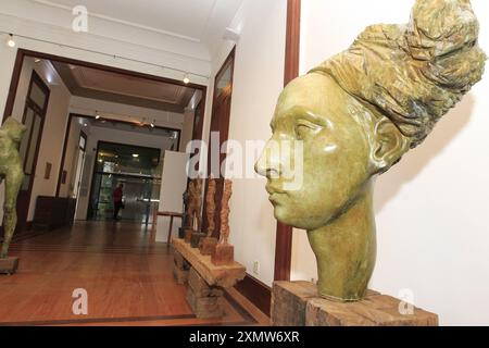 palast der Künste in der Stadt Salvador. salvador, bahia, brasilien - 20. Mai 2022: Skulptur aus Bronze des Künstlers Isael Kislansky, die während einer Ausstellung im Museum Palacete das Artes in Salvador zu sehen war. SALVADOR BAHIA BRASILIEN Copyright: XJoaxSouzax 200522JOA28X Stockfoto