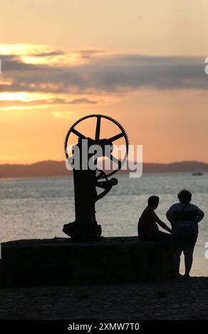 Von Süden in der Bucht der Allerheiligen salvador, bahia, brasilien - 29. august 2023: Blick auf den Sonnenuntergang in Baia de Todos os Santos in der Stadt Salvador. SALVADOR BAHIA BRASILIEN Copyright: XJoaxSouzax 290823JOA0757 Stockfoto