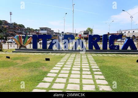 itaparica, bahia, brasilien - 13. oktober 2023: Luftaufnahme des Bom Despacho Seehafen auf der Insel Itaparica. Stockfoto