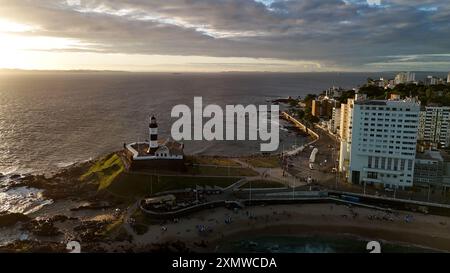 salvador, bahia, brasilien - 20. juli 2024: Aus der Vogelperspektive auf das Fort Santo Antonio, besser bekannt als Farol da Barra, in Salvador. Stockfoto