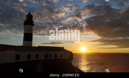 salvador, bahia, brasilien - 20. juli 2024: Aus der Vogelperspektive auf das Fort Santo Antonio, besser bekannt als Farol da Barra, in Salvador. Stockfoto