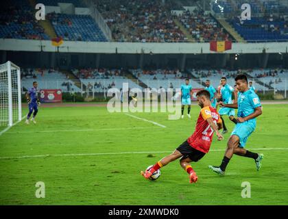 Kalkutta, Westbengalen, Indien. 30. Juli 2024. Der Emami Ostbengalen-Fußballverein erzielt einen bequemen Sieg über den indischen Air Force-Fußballverein im 133. IndianOil Durand Cup (Gruppe A-Begegnung) um 3-1 Punkte im VYBK-Stadion. David Lalhlansanga, Dimitrios Diamantakos und Saul Crespo erzielten für EastBengal einen Treffer, während Somananda Singh für das Airforce-Team sorgte. (Kreditbild: © Amlan Biswas/Pacific Press via ZUMA Press Wire) NUR REDAKTIONELLE VERWENDUNG! Nicht für kommerzielle ZWECKE! Quelle: ZUMA Press, Inc./Alamy Live News Stockfoto