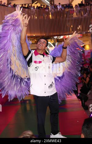 Mexiko-Stadt, Mexiko. Juli 2024. Ein paralympischer Athlet spaziert auf dem „Paralympic Catwalk: Towards Paris Olympic Games 2024“, wo die Uniformen der paralympischen Athleten gezeigt werden, die Mexiko 2024 in Paris vertreten werden. Am 28. Juli 2024 in Mexiko-Stadt. (Foto: Yamak Perea/Eyepix Group/SIPA USA) Credit: SIPA USA/Alamy Live News Stockfoto