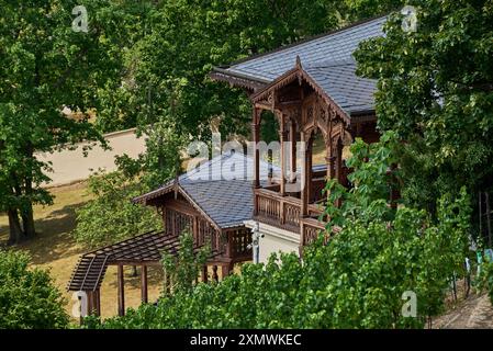 Weingarten Gazebo in Grebovka Havlickovy sady Gärten im Vinohrady Viertel in Prag, Hauptstadt der Tschechischen Republik Stockfoto