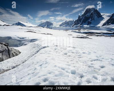 MT Scott, Graham Land, gegenüber der Penola Straße von Petermann Island, Wilhelm Archipel, Antarktis Stockfoto