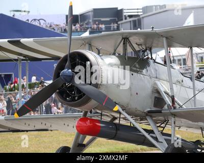 Farnborough, Großbritannien, 26. Juli 2024. Am letzten Tag der Farnborough International Airshow 2024 wird das Publikum mit Fluganzeigen und statischen Anzeigen verschiedener Flugzeuge unterhalten. Fairey-Schwertfisch auf statischer Anzeige. Stockfoto