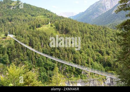 Highline179, eine Fußgängerbrücke im tibetischen Stil. Zurück. Tirol. Österreich Stockfoto