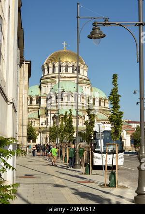 Tourismus Bulgarien Touristen in der Alexander Newski Orthodoxen Kathedrale in Sofia Bulgarien, Osteuropa, Balkan, EU Stockfoto