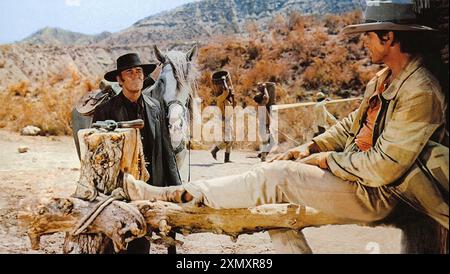ONCE UPON A TIME IN THE WEST 1968 Paramount Pictures Film mit Charles Bronson links und Henry Fonda Stockfoto